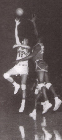 A picture named Jerry Lucas Hook Shot.jpg